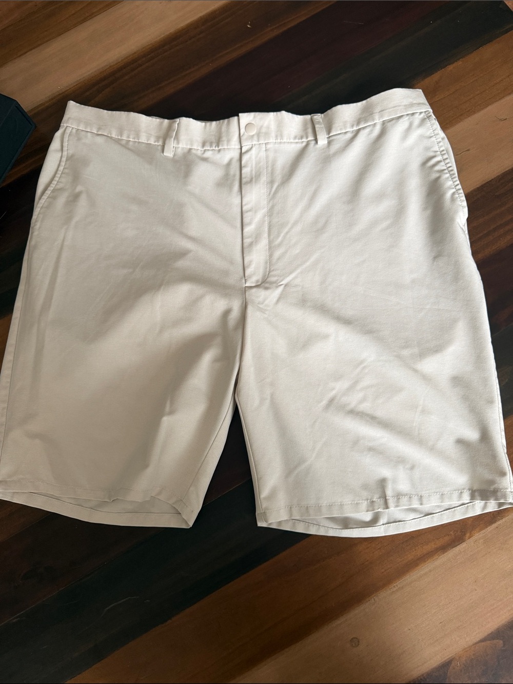Haggar Men's Cream Flat-Front Shorts